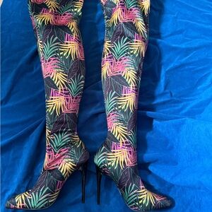 Funky tropical thigh, high tight elastic boots size 6 1/2 like new
